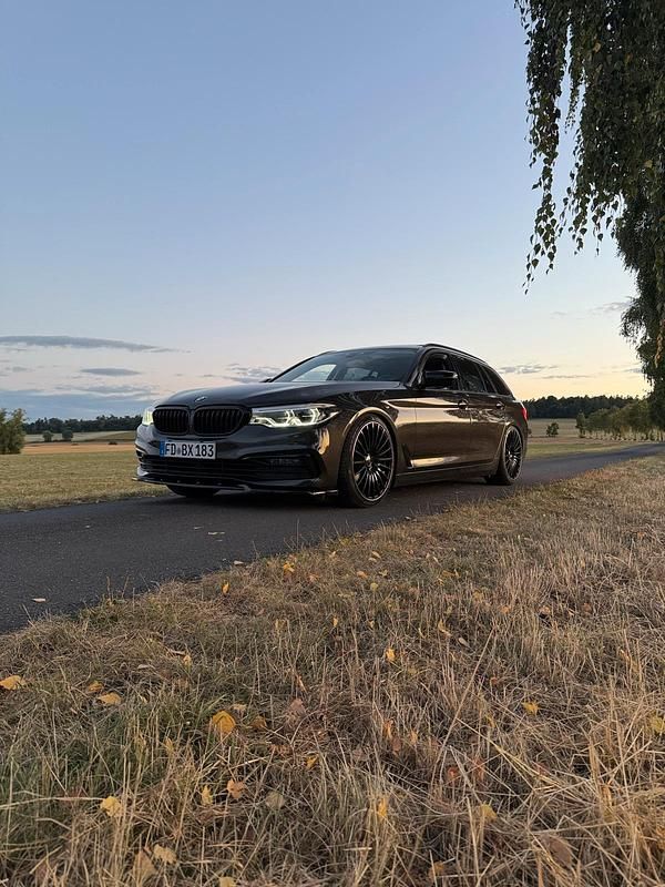 Braun Gebraucht 2018 BMW 520 Kombi | 19.500 € (Teuer) - Bild 1/4