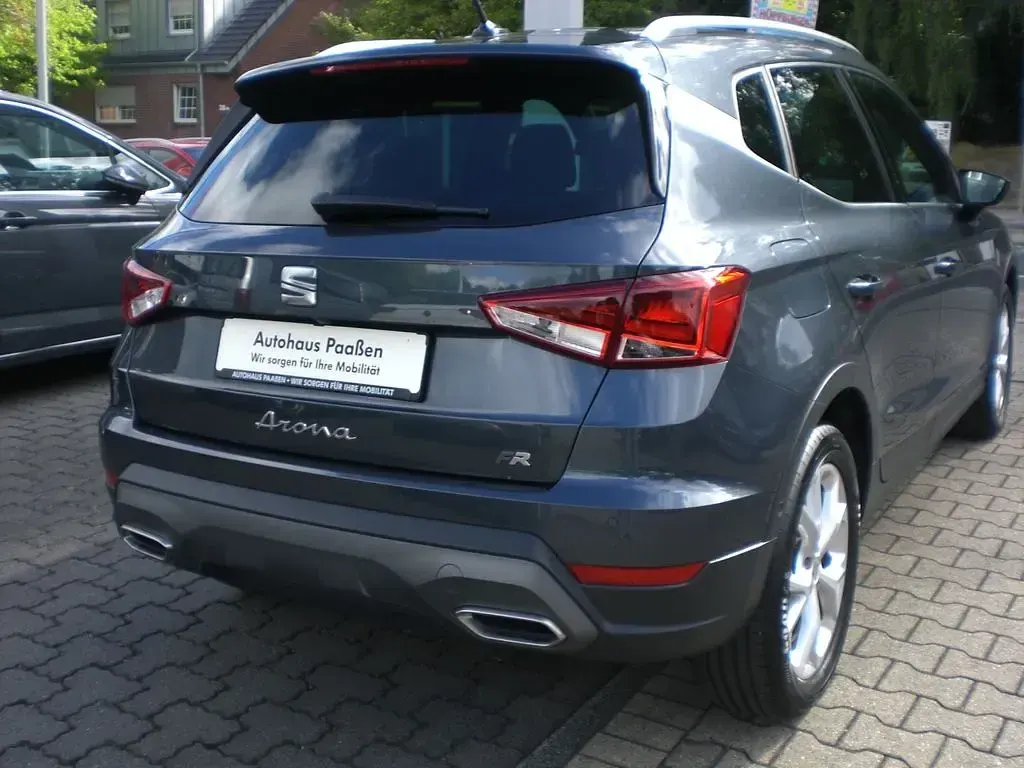 Gebraucht Seat Arona FR 116 PS (85 kW) 2024 Magnetic tech (metallic) SUV