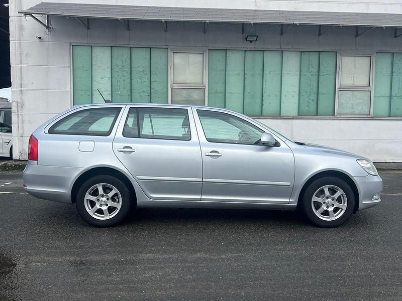 Gebraucht Skoda Octavia 105 PS (77 kW) 2012 Silber Kombi