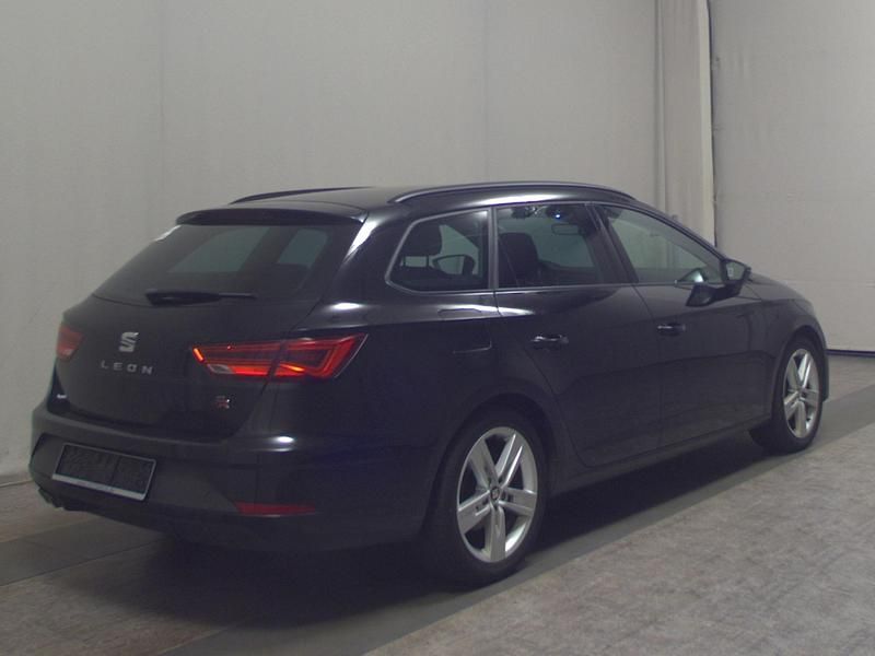 Second-hand Seat Leon Beats 150 CP (110 kW) 2019 Negru Break