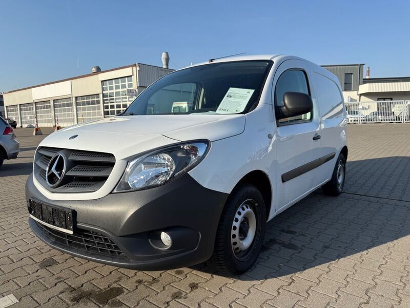 Weiß Gebraucht 2020 Mercedes Citan 109 Van / Kleinbus | 11.300 € (Fairer Preis) - Bild 1/4