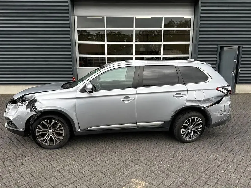Gebraucht Mitsubishi Outlander 150 PS (110 kW) 2017 Grau SUV
