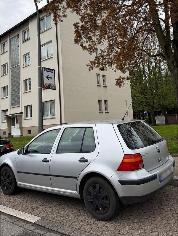 Gebraucht VW Golf IV 2002 Grau Limousine