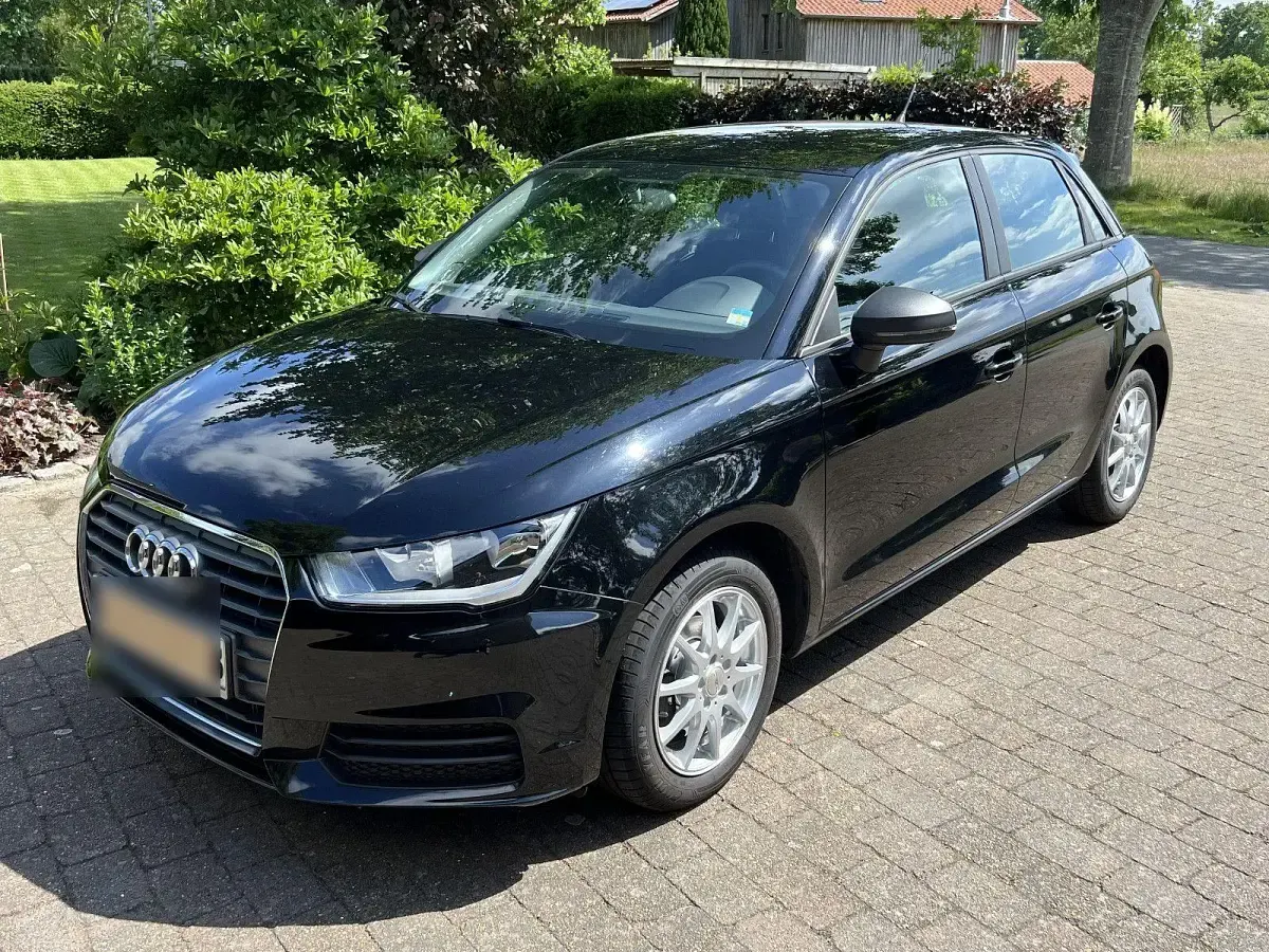 Gebraucht Audi A1 Sportback 95 PS (69 kW) 2015 Schwarz Kleinwagen