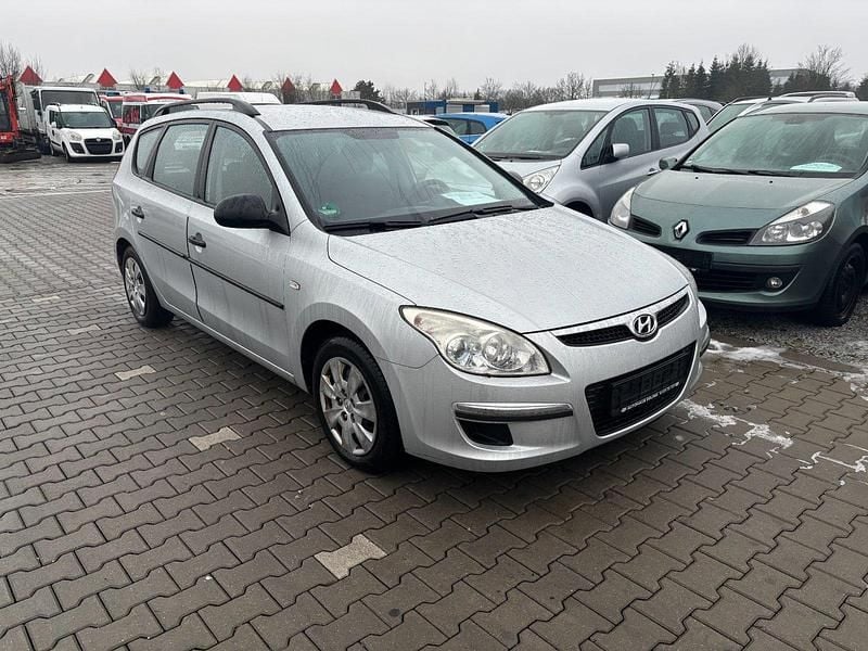 Gebraucht Hyundai i30 Classic 126 PS (92 kW) 2008 Silber Kombi