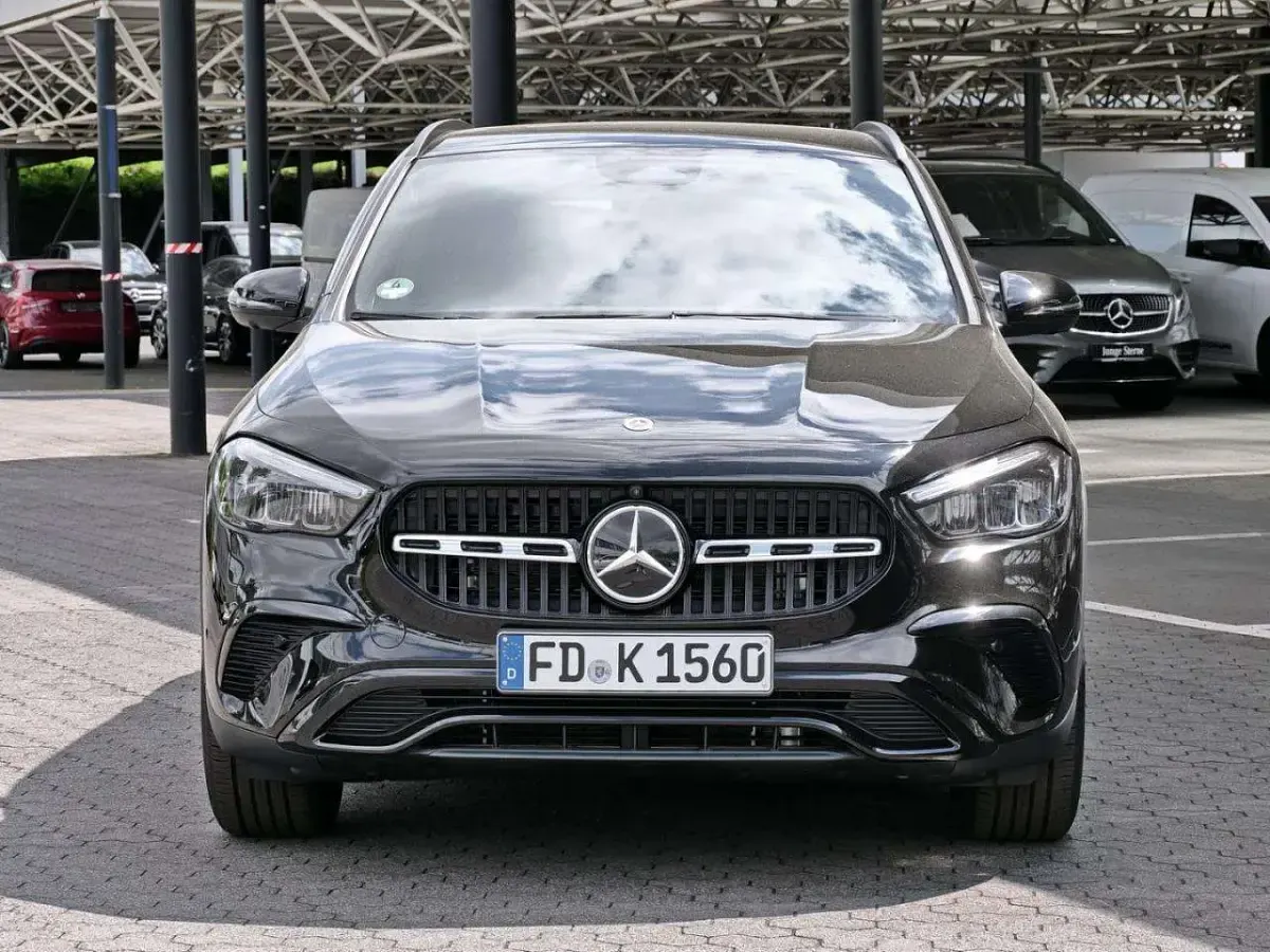 Gebraucht Mercedes GLA180 Progressive 136 PS (100 kW) 2026 Nachtschwarz SUV