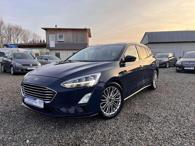 Gebraucht Ford Focus Titanium 120 PS (88 kW) 2019 Blau Kombi
