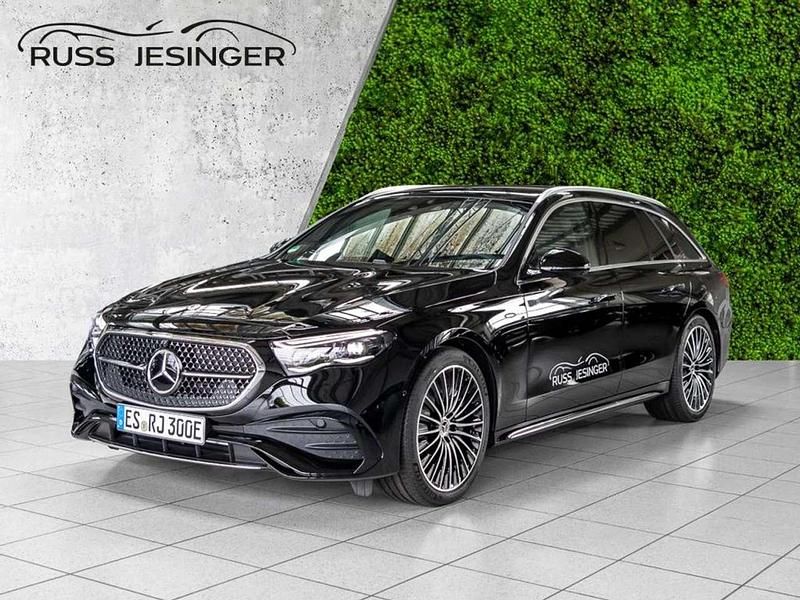 Gebraucht Mercedes E300 AMG 313 PS (230 kW) 2025 Unilack schwarz Kombi