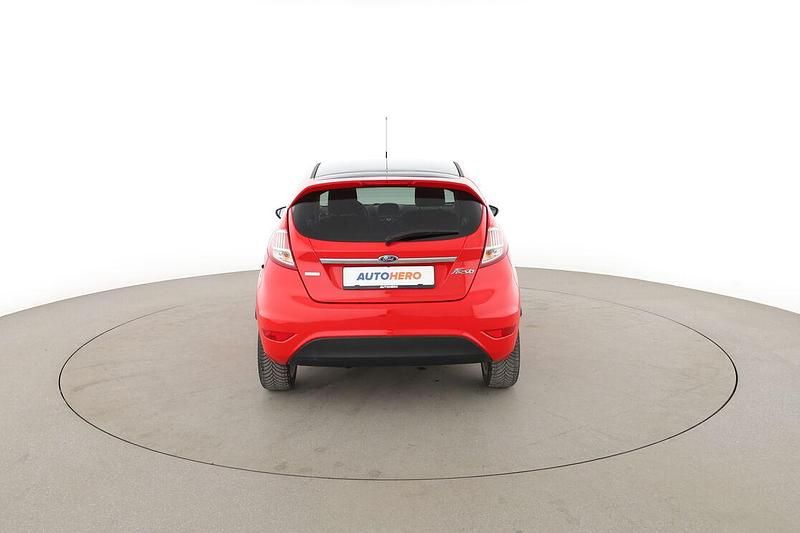 Gebraucht Ford Fiesta Titanium 140 PS (102 kW) 2017 Rot Limousine
