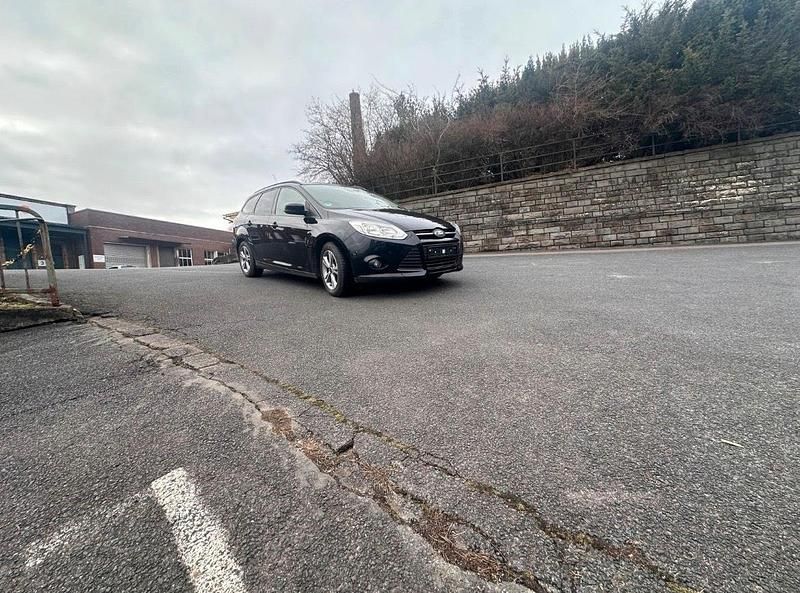 Gebraucht Ford Focus 101 PS (74 kW) 2013 Kombi