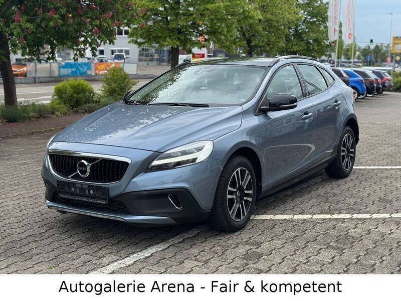 Blau Gebraucht 2017 Volvo V40 CC Plus Kombi | 17.890 € (Fairer Preis) - Bild 1/4