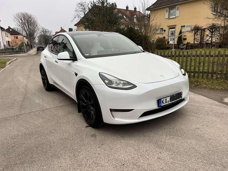 Weiß Gebraucht 2023 Tesla Model Y SUV | 37.450 € (Fairer Preis) - Bild 1/4