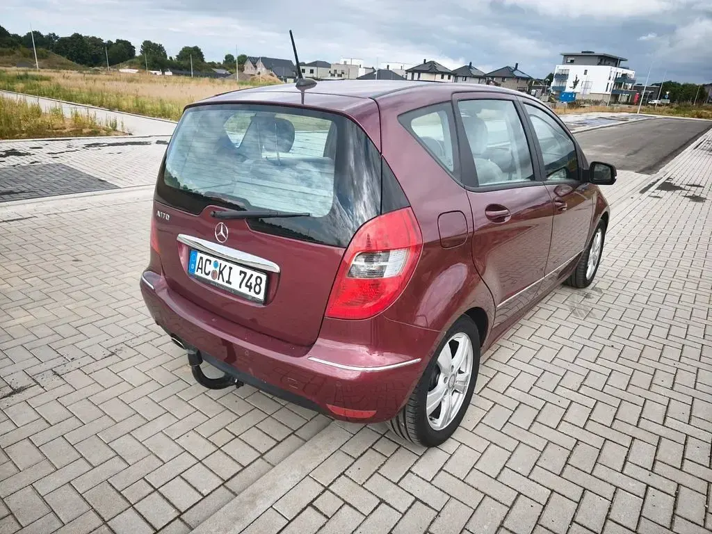 Gebraucht Mercedes A170 116 PS (85 kW) 2009 Rot Van / Kleinbus