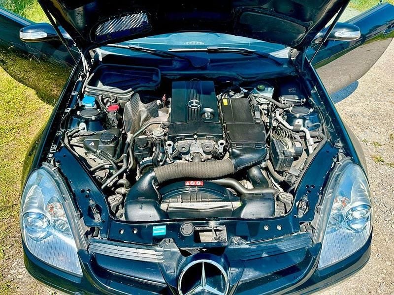 Second-hand Mercedes SLK200 163 CP (119 kW) 2007 Negru Cabrio