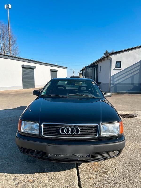 Schwarz Gebraucht 1992 Audi 100 Limousine | 3.250 € - Bild 1/4