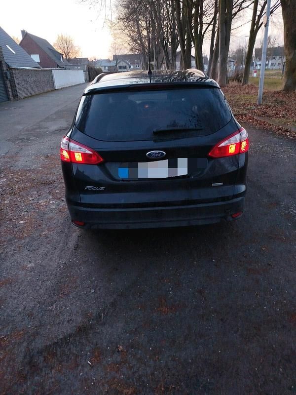 Gebraucht Ford Focus 2014 Schwarz Kombi