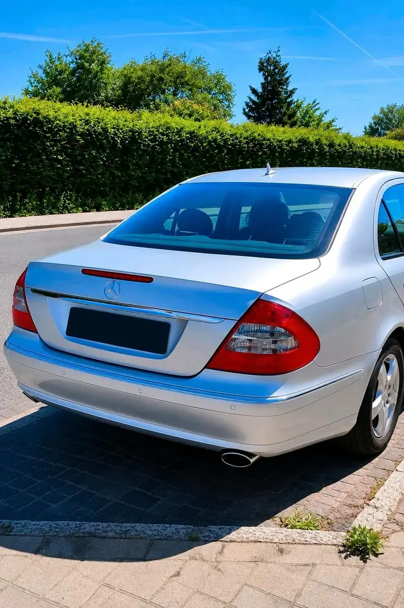 Gebraucht Mercedes E320 224 PS (164 kW) 2008 Silber Limousine