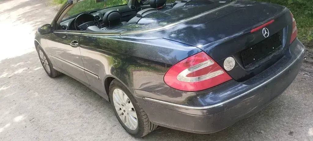 Gebraucht Mercedes CLK220 163 PS (119 kW) 2004 Blau Cabrio