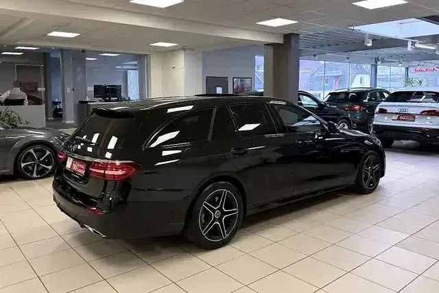 Second-hand Mercedes E300 AMG 320 CP (235 kW) 2022 Negru Break