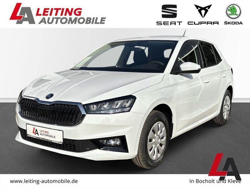 Weiß Gebraucht 2025 Skoda Fabia Essence Limousine | 16.945 € (Guter Preis) - Bild 1/4