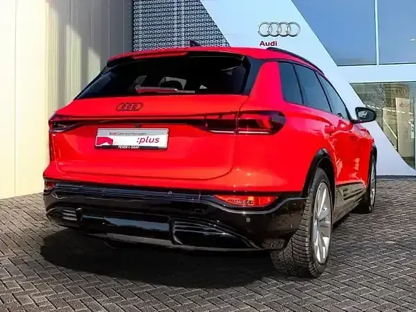 Gebraucht Audi e-tron Ambiente 225 kW (306 PS) 2025 Soneirarot metallic SUV