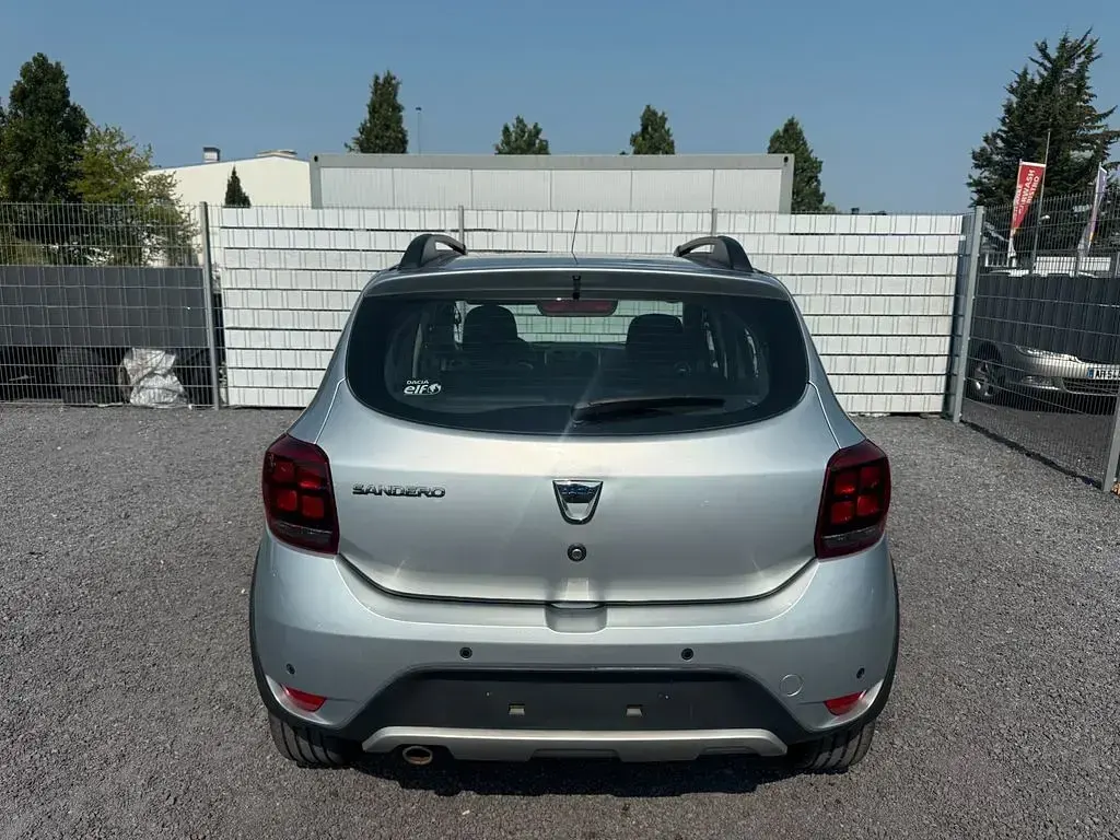 Gebraucht Dacia Sandero Prestige 95 PS (69 kW) 2019 Grau Limousine