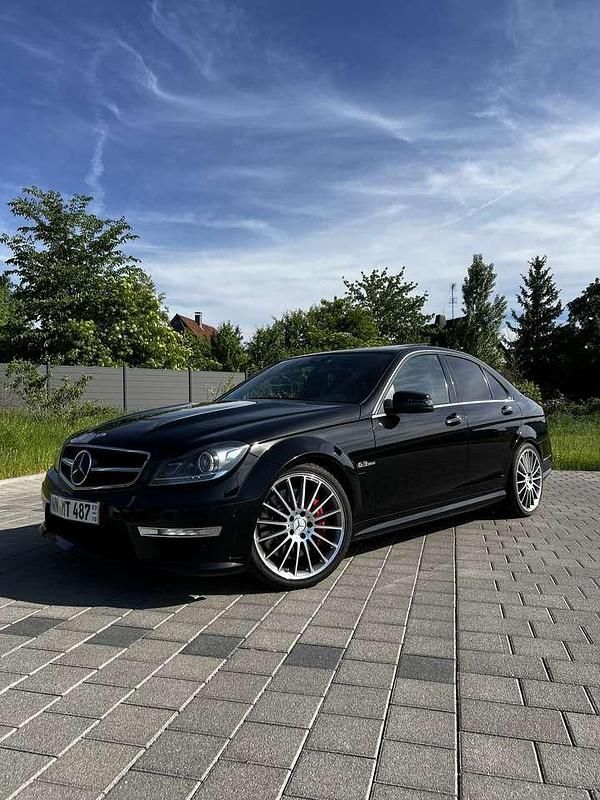 Schwarz Gebraucht 2013 Mercedes C63 AMG AMG Limousine | 46.999 € - Bild 1/4