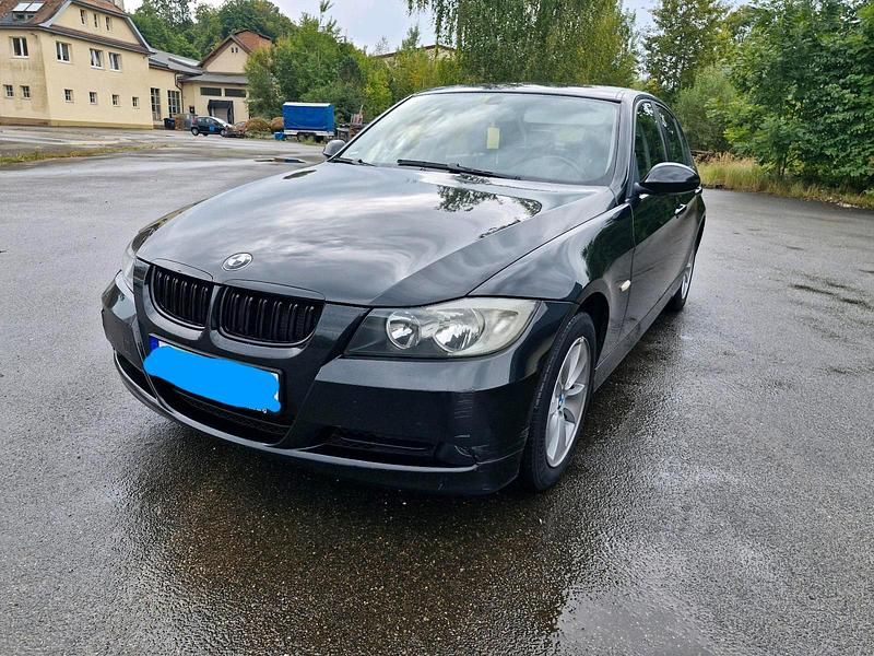 Schwarz Gebraucht 2005 BMW 320 Limousine | 1.599 € (Superpreis) - Bild 1/4