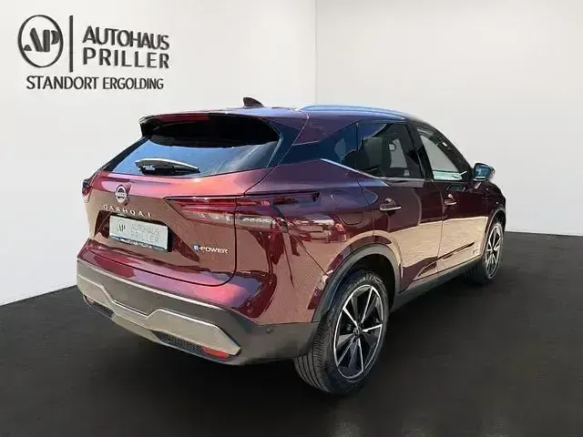 Gebraucht Nissan Qashqai Tekna+ 190 PS (139 kW) 2023 Burgundy red SUV