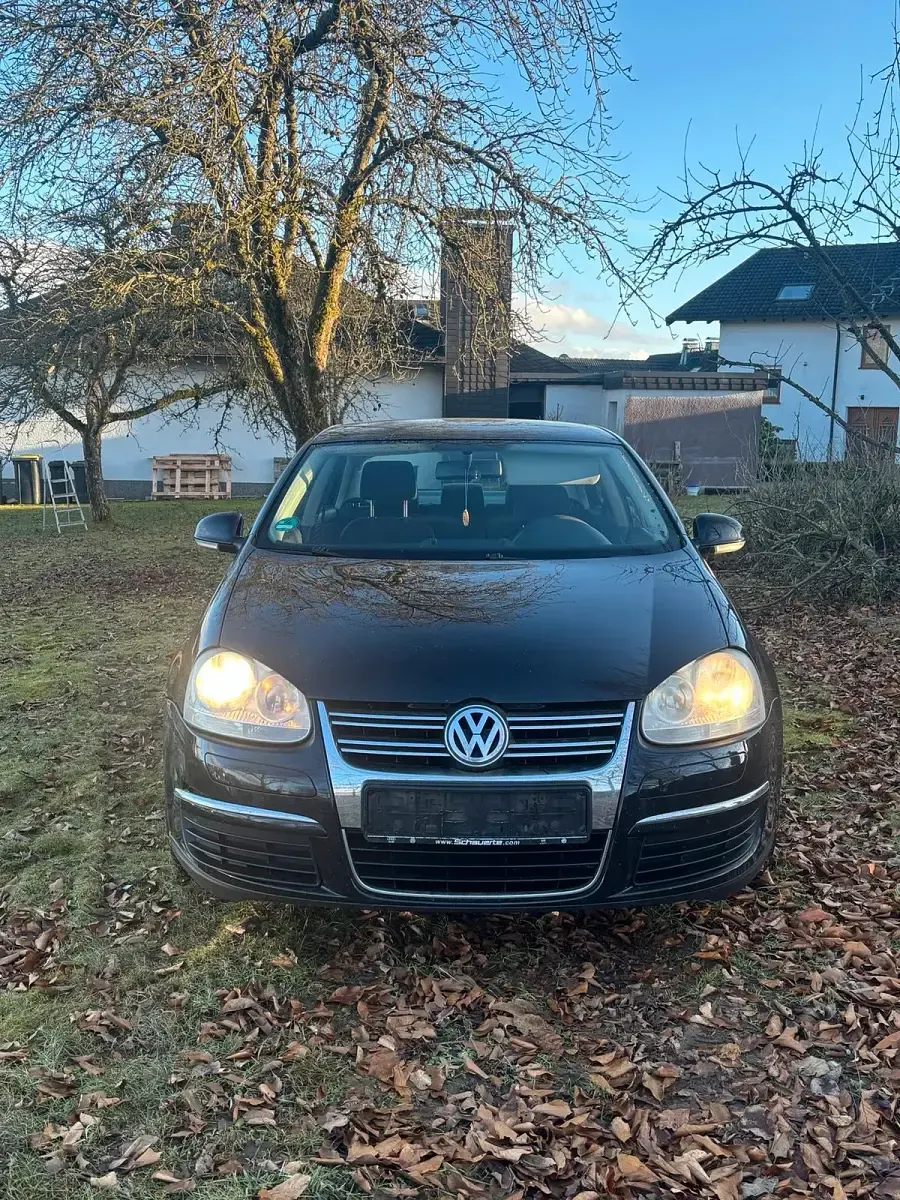 Gebraucht VW Jetta 102 PS (75 kW) 2005 Schwarz Limousine