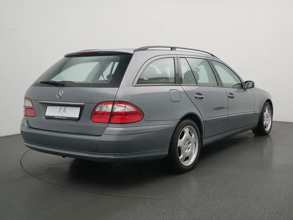 Gebraucht Mercedes E200 163 PS (119 kW) 2004 Grau Limousine