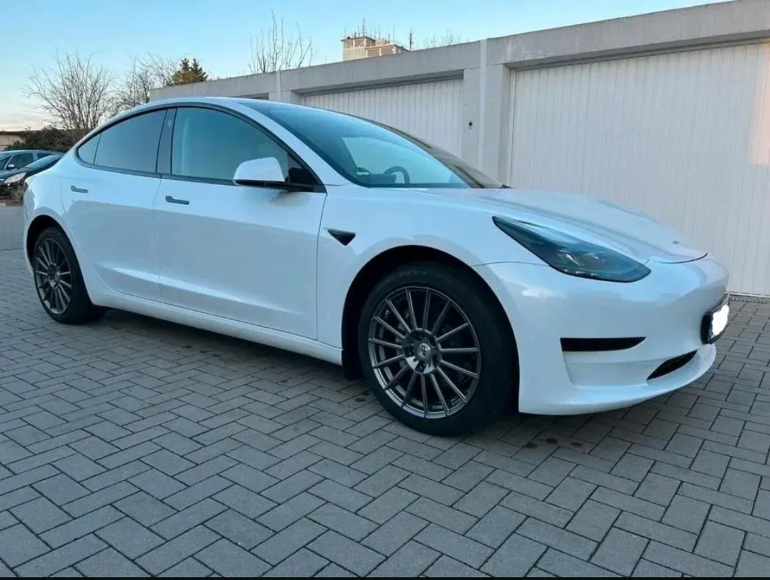Gebraucht Tesla Model 3 208 kW (284 PS) 2022 Weiß Limousine