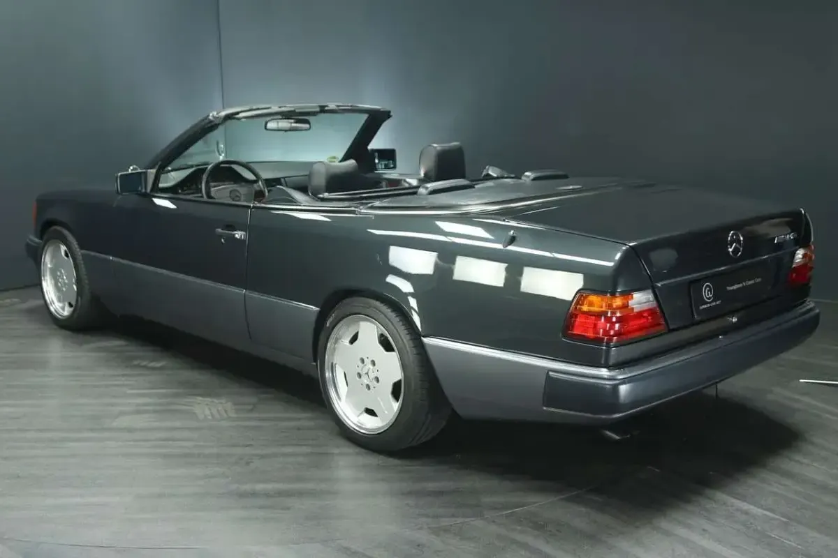 Gebraucht Mercedes 300 AMG 252 PS (185 kW) 1993 Blauschwarzmetallic 199 Cabrio