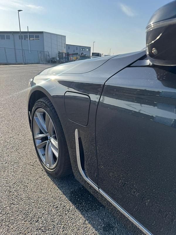 Gebraucht BMW 745e Efficient Dynamics 394 PS (289 kW) 2020 Grau Limousine