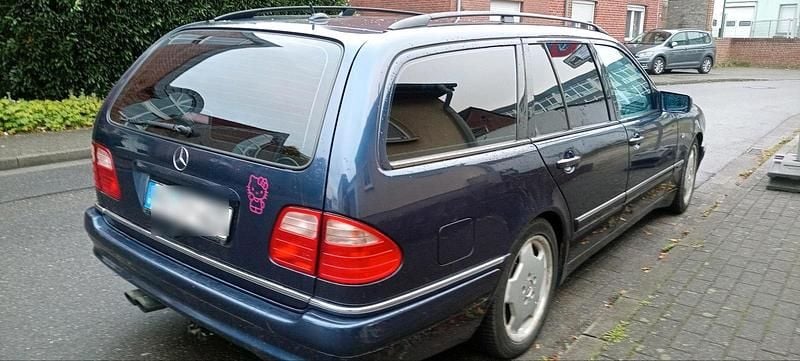 Blau Gebraucht 1998 Mercedes E55 AMG AMG Kombi | 10.500 € (Guter Preis) - Bild 1/4