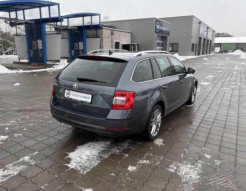 Gebraucht Skoda Octavia Style 150 PS (110 kW) 2018 Grau Kombi