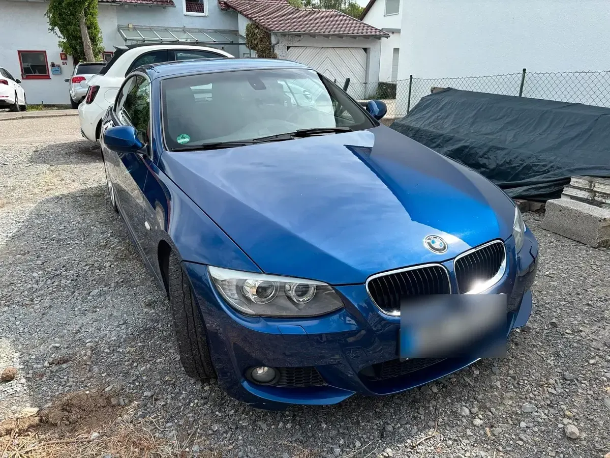 Gebraucht BMW 320 135 PS (99 kW) 2012 Blau Cabrio