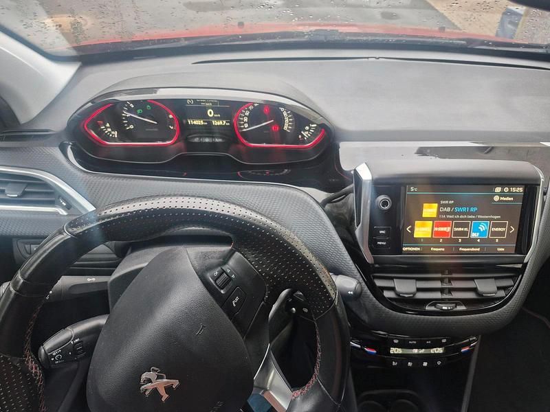 Gebraucht Peugeot 2008 GT-line 130 PS (95 kW) 2019 Rot SUV