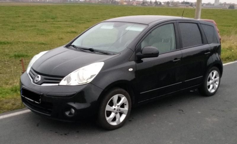 Schwarz Gebraucht 2010 Nissan Note Kombi | 2.000 € (Guter Preis) - Bild 1/4