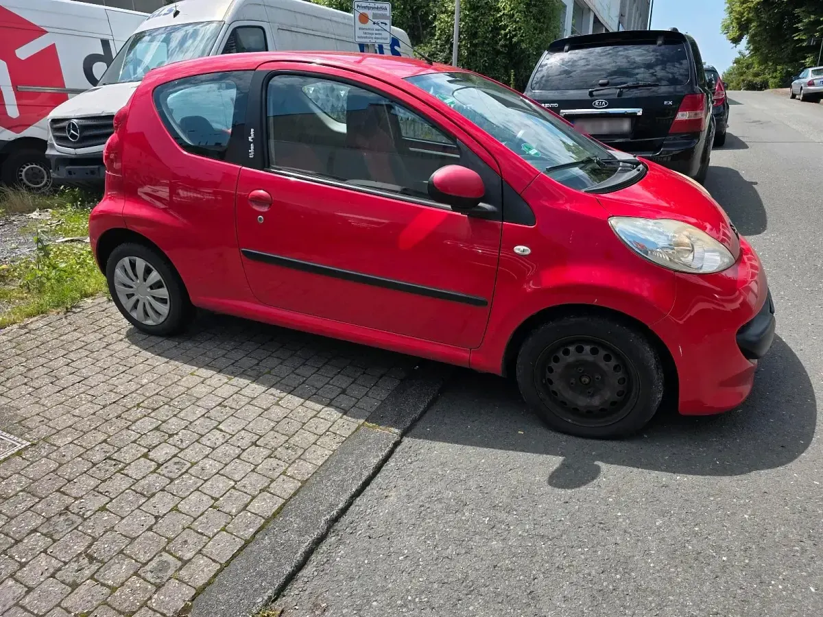 Gebraucht Peugeot 107 68 PS (50 kW) 2011 Rot Kleinwagen