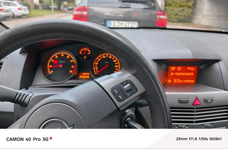 Gebraucht Opel Astra 106 PS (77 kW) 2009 Schwarz Kleinwagen