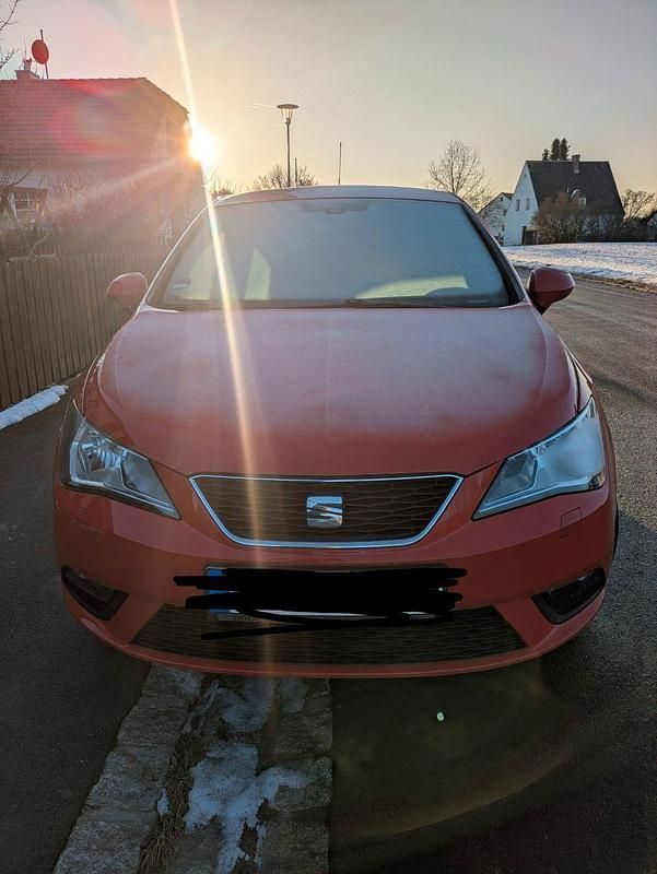 Rot Gebraucht 2015 Seat Ibiza Sun Kleinwagen | 5.600 € (Fairer Preis) - Bild 1/4