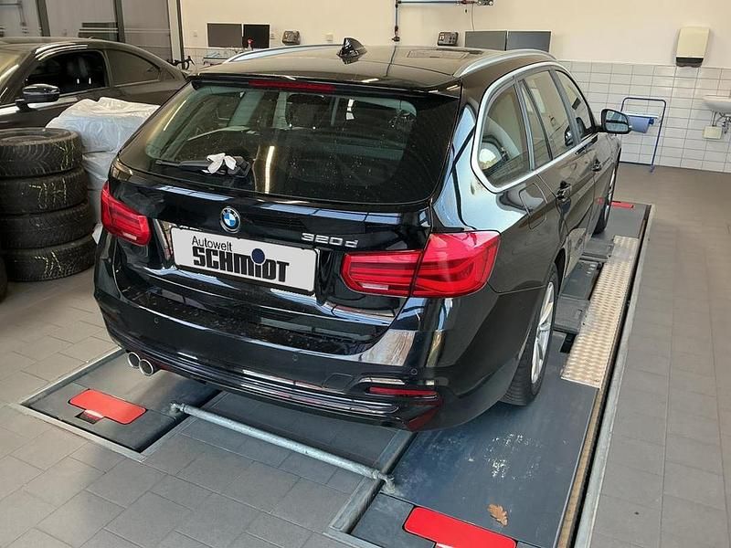 Usata BMW 320 Advantage 190 CV (139 kW) 2017 Nero Station wagon