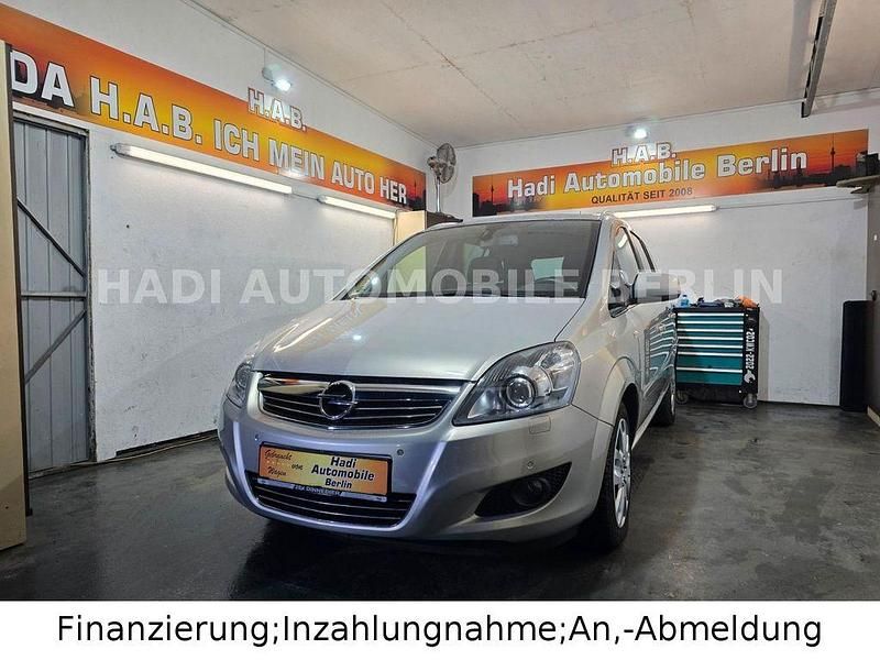 Beige Gebraucht 2011 Opel Zafira Innovation Van / Kleinbus | 9.999 € (Teuer) - Bild 1/4