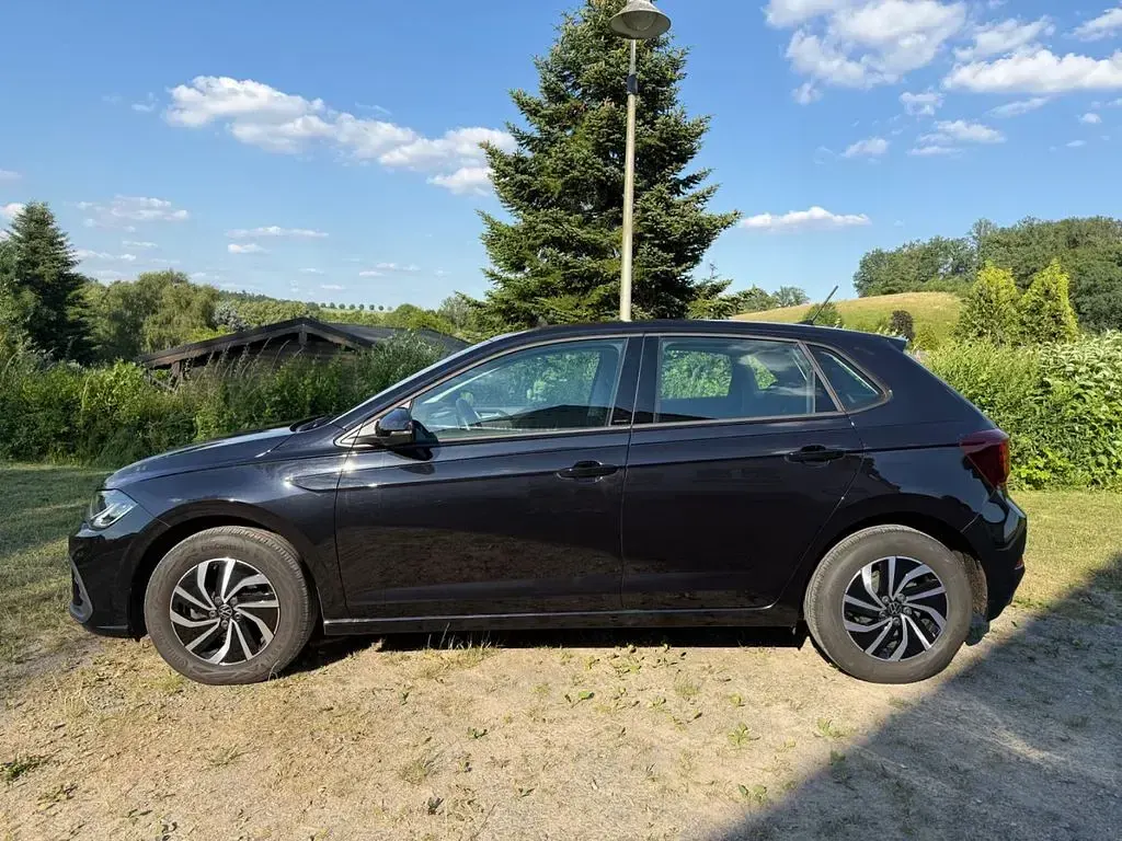 Gebraucht VW Polo Life 95 PS (69 kW) 2024 Schwarz Kleinwagen
