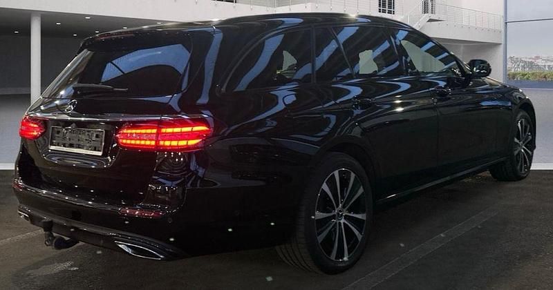 Gebraucht Mercedes E300 194 PS (142 kW) 2020 Schwarz Kombi