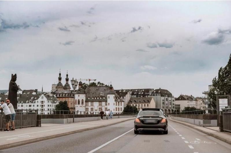 Gebraucht Mercedes E220 194 PS (142 kW) 2016 Schwarz Limousine