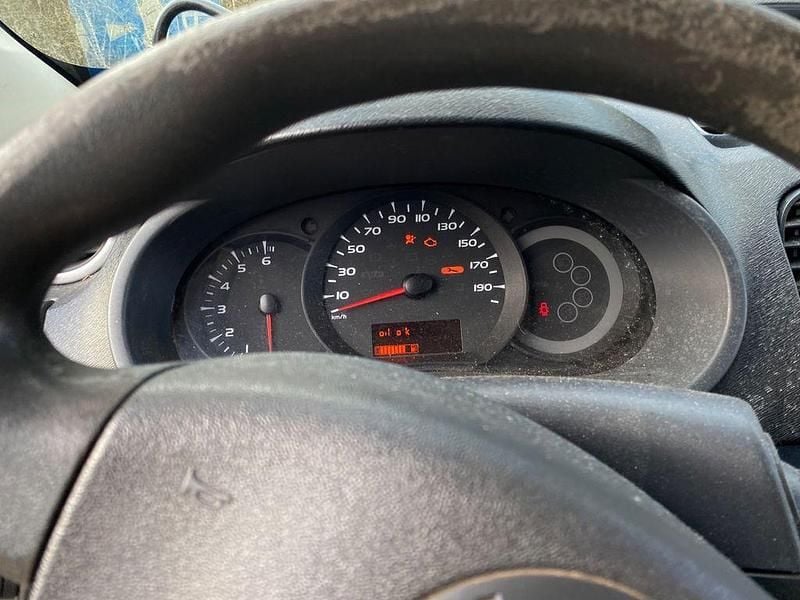 Gebraucht Renault Kangoo Authentique 75 PS (55 kW) 2011 Weiß Van / Kleinbus