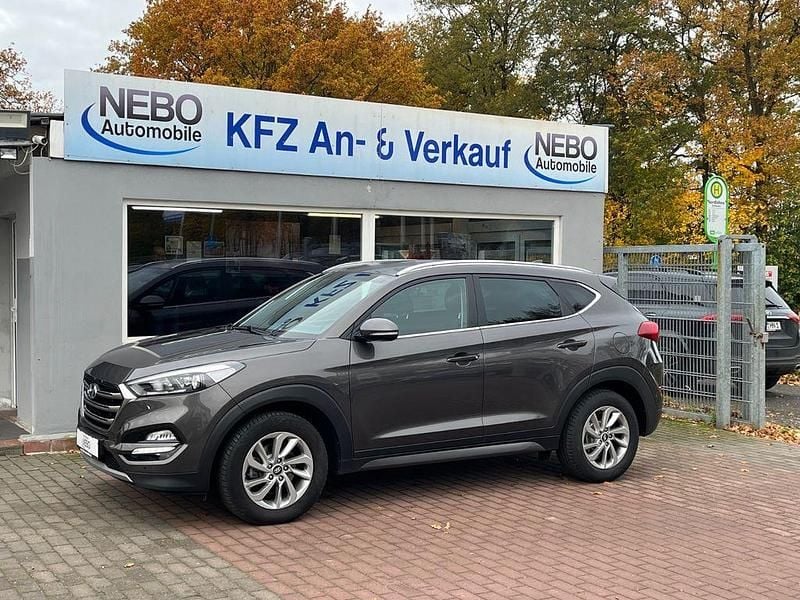 Grau Gebraucht 2016 Hyundai Tucson Style SUV | 14.600 € (Fairer Preis) - Bild 1/4