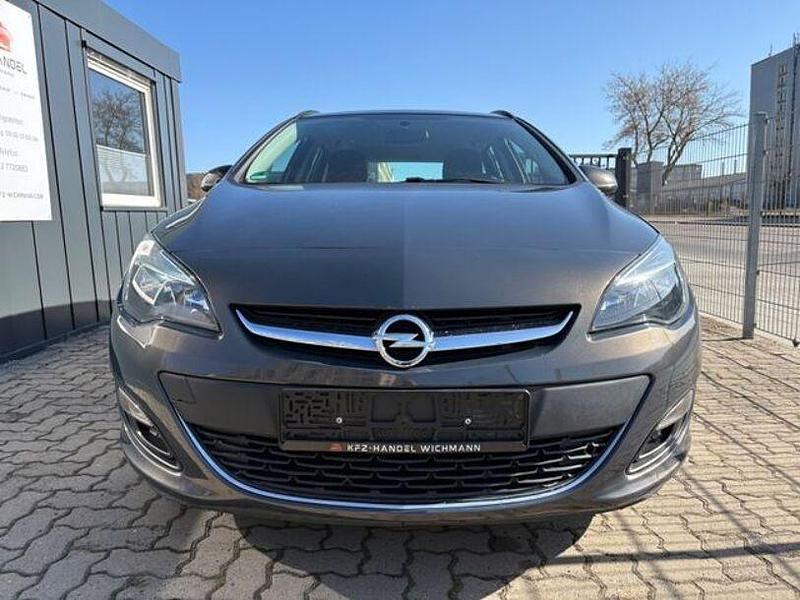 Gebraucht Opel Astra Edition 120 PS (88 kW) 2014 Grau Kombi